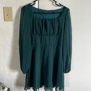 Green long sleeve lacy style dress